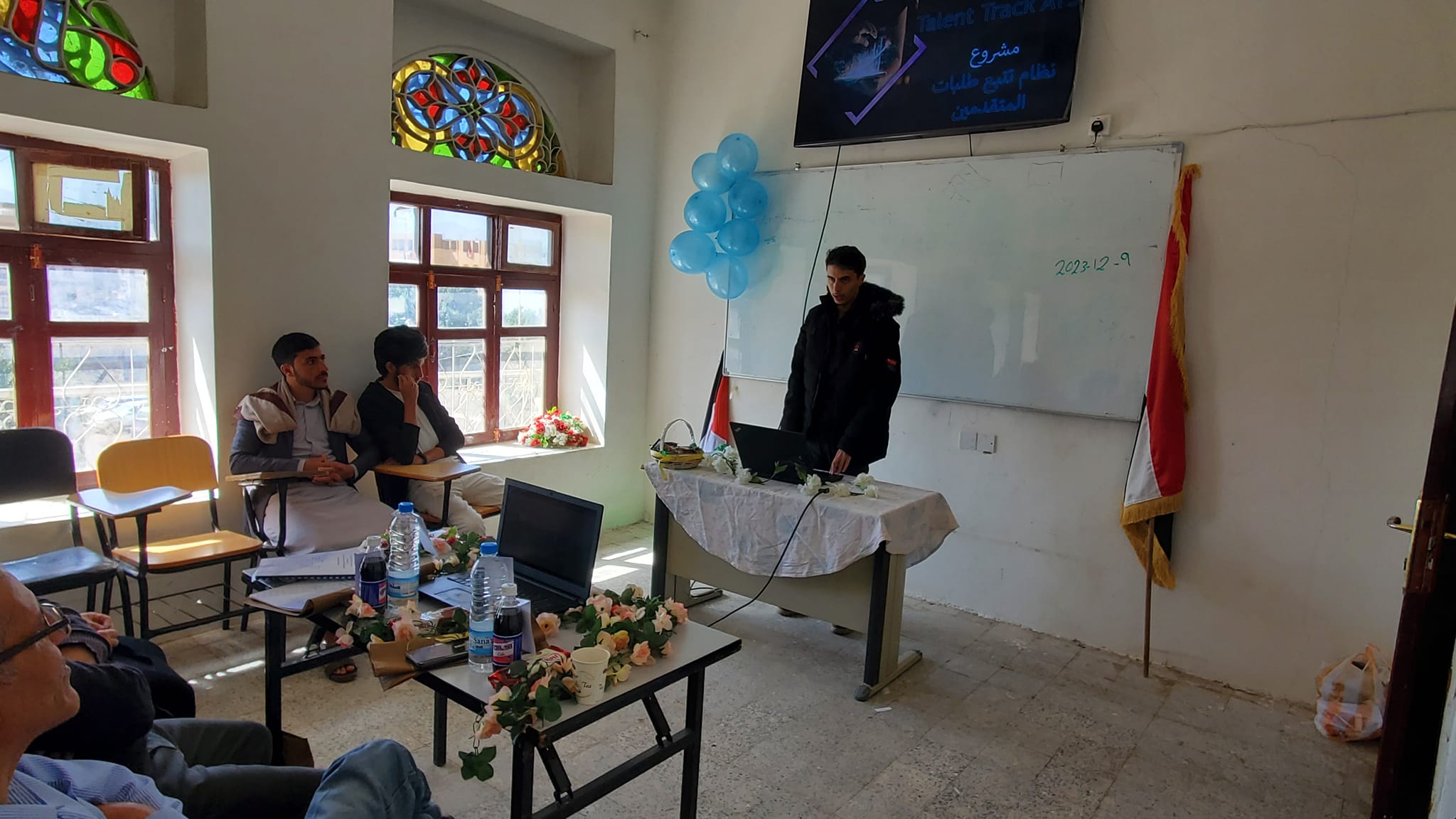 استمرار مناقشة المرحله الأولى من مشاريع التخرج لتخصص تقنية المعلومات 